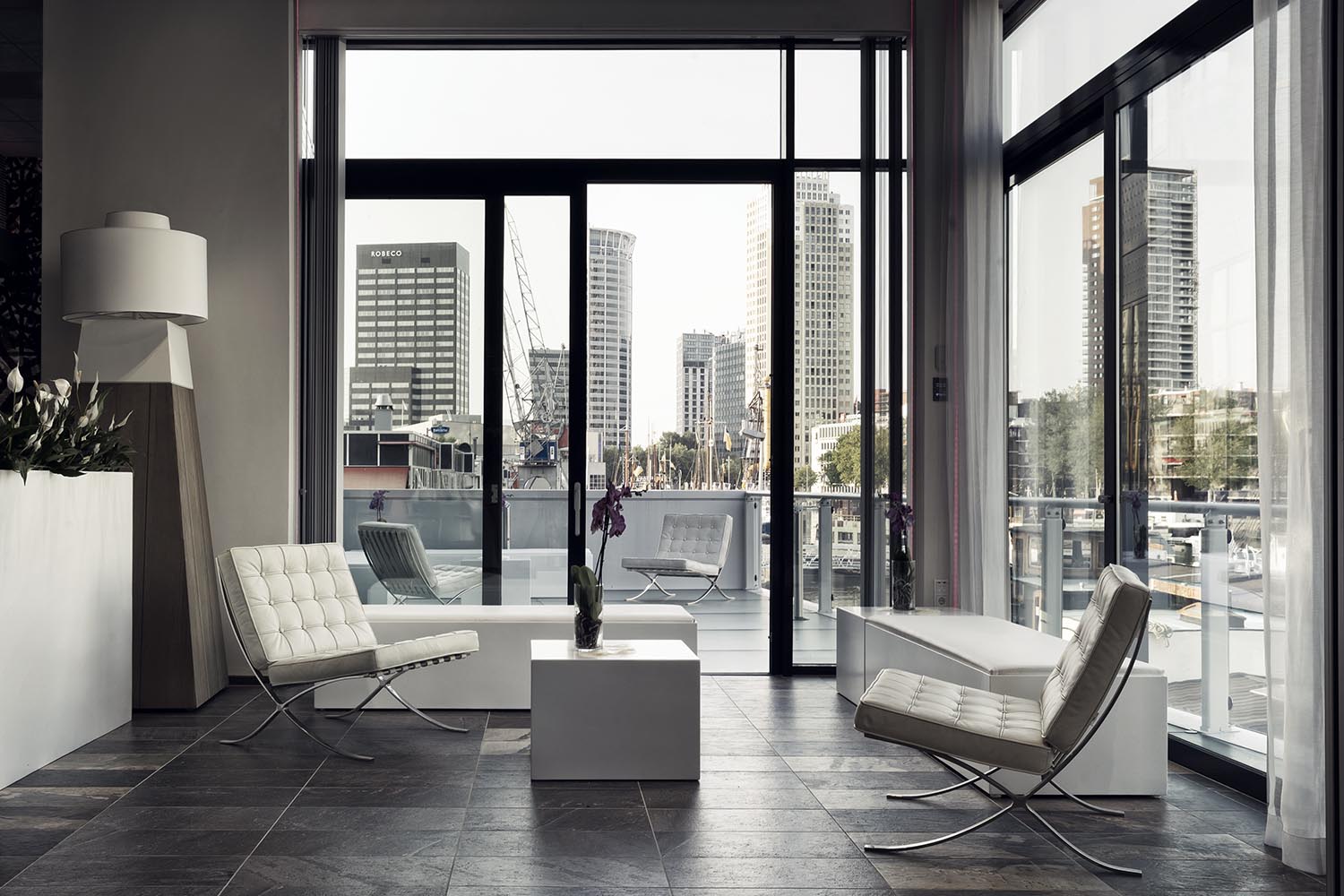 Mainport Lobby