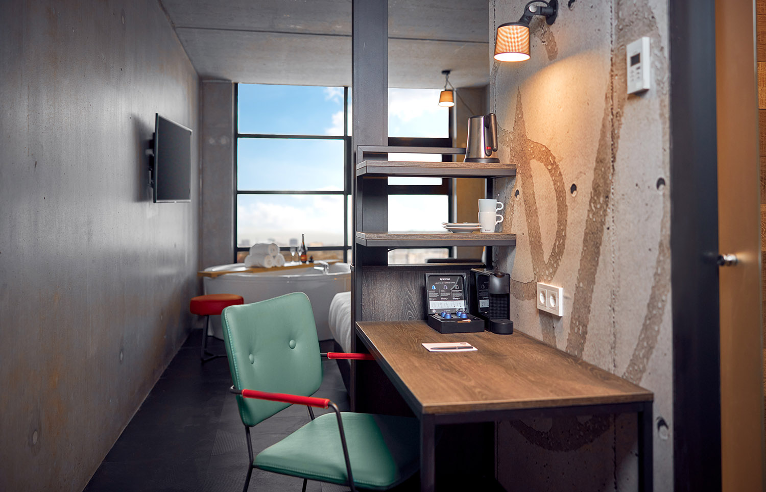 Inntel Hotels Landmark Amsterdam - Wellness hotel room desk