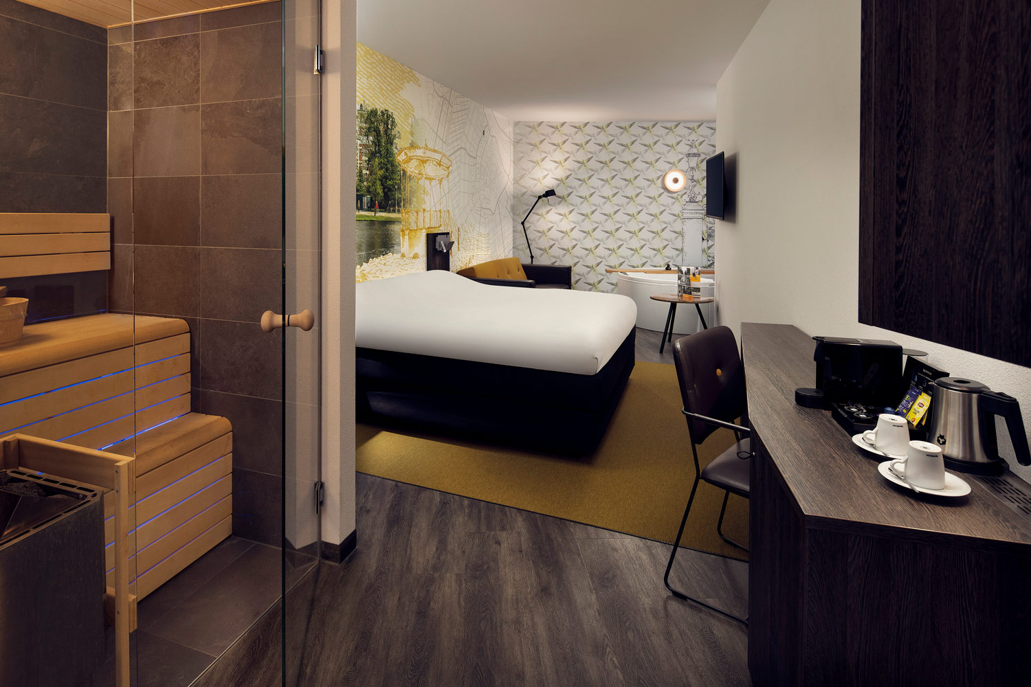Inntel Hotels Amsterdam Centre - Suite Overview