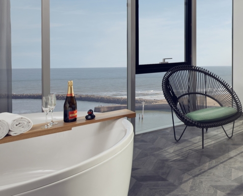 Bubbles & Bath Special Inntel Hotels Den Haag Marina Beach